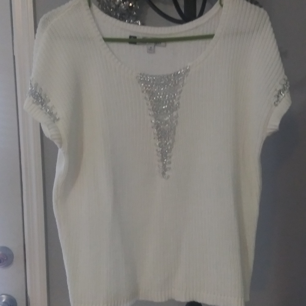 Jennifer Lopez short sleeve sweater